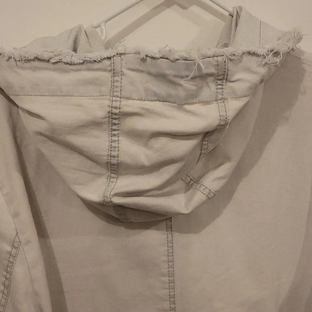 🤍SPRING,Womens beautiful light colored denim fall jacket sz LG. LA Coalition.💙